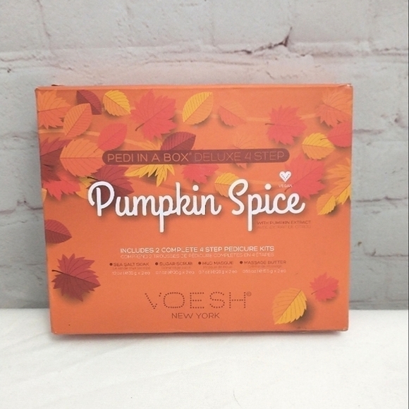 Voesh New York Pedi in a box Deluxe 4 Step set Pumpkin Spice - Picture 1 of 4